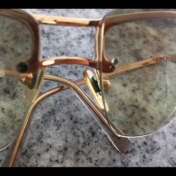 Versace Vintage Gold Rim Sunglasses - Picture 4 of 7